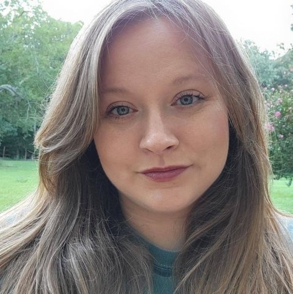 Meet your Posher, Liz